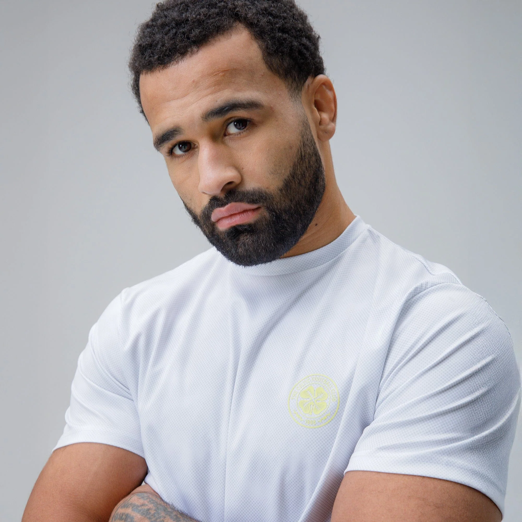 Celtic Crest Men's Dot Print White T-Shirt - Image 4