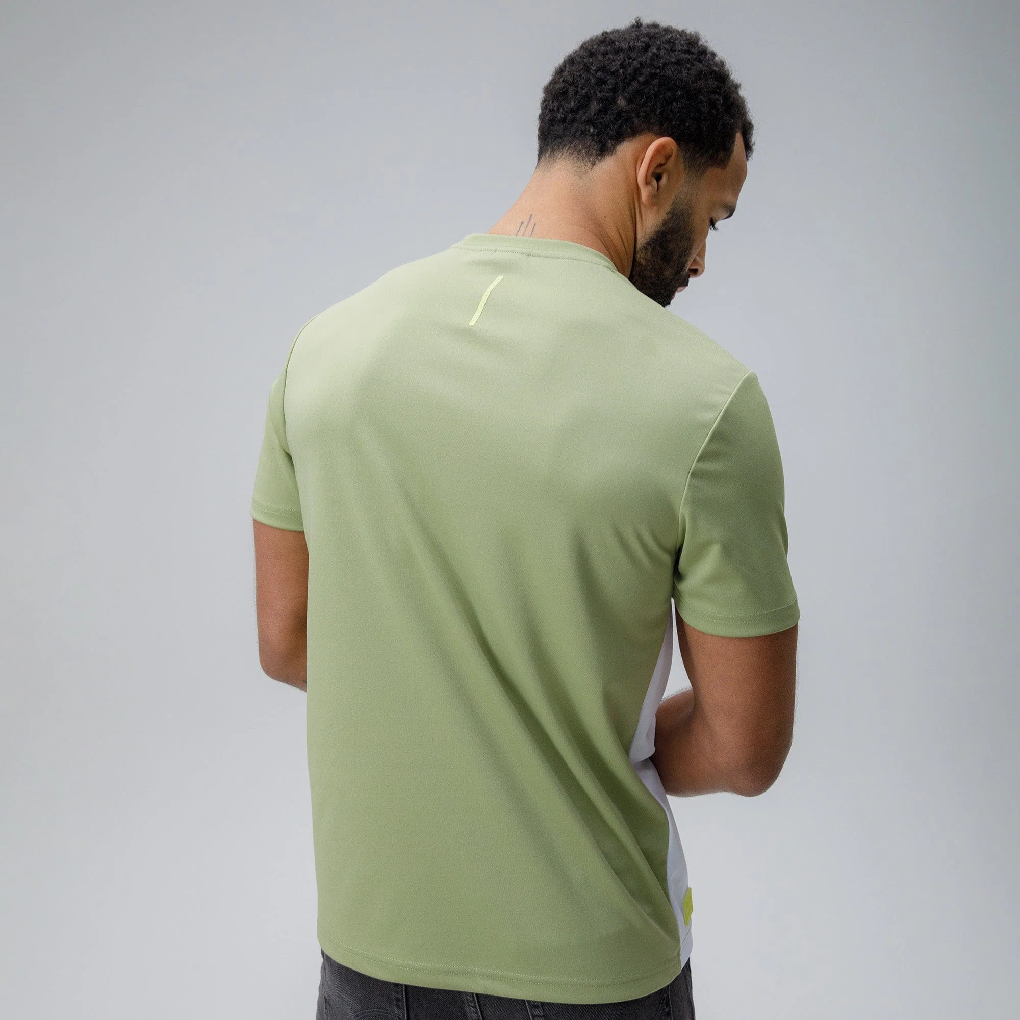 Celtic Crest Men's Front Panel White and Green T-Shirt - Image 3