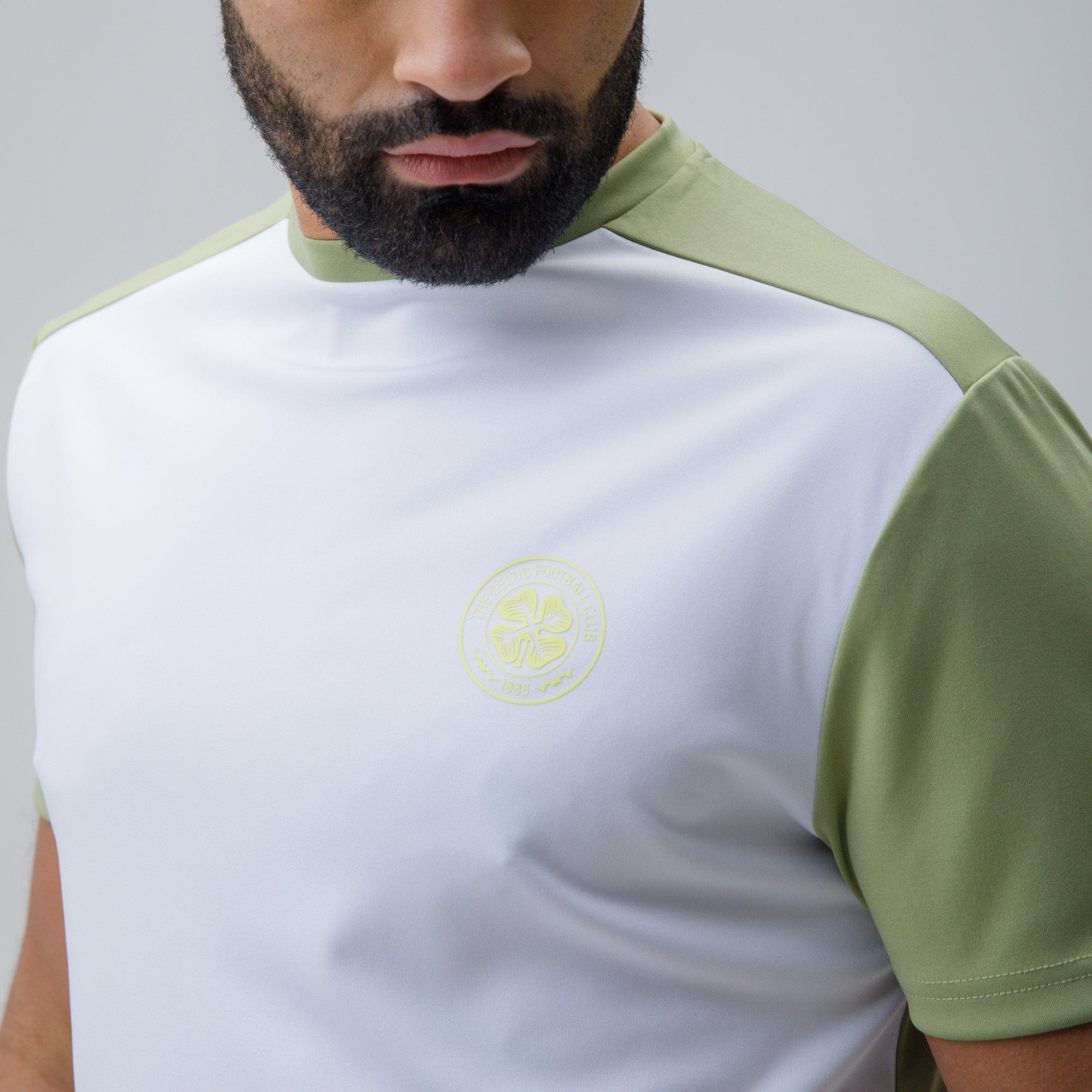 Celtic Crest Men's Front Panel White and Green T-Shirt - Image 4