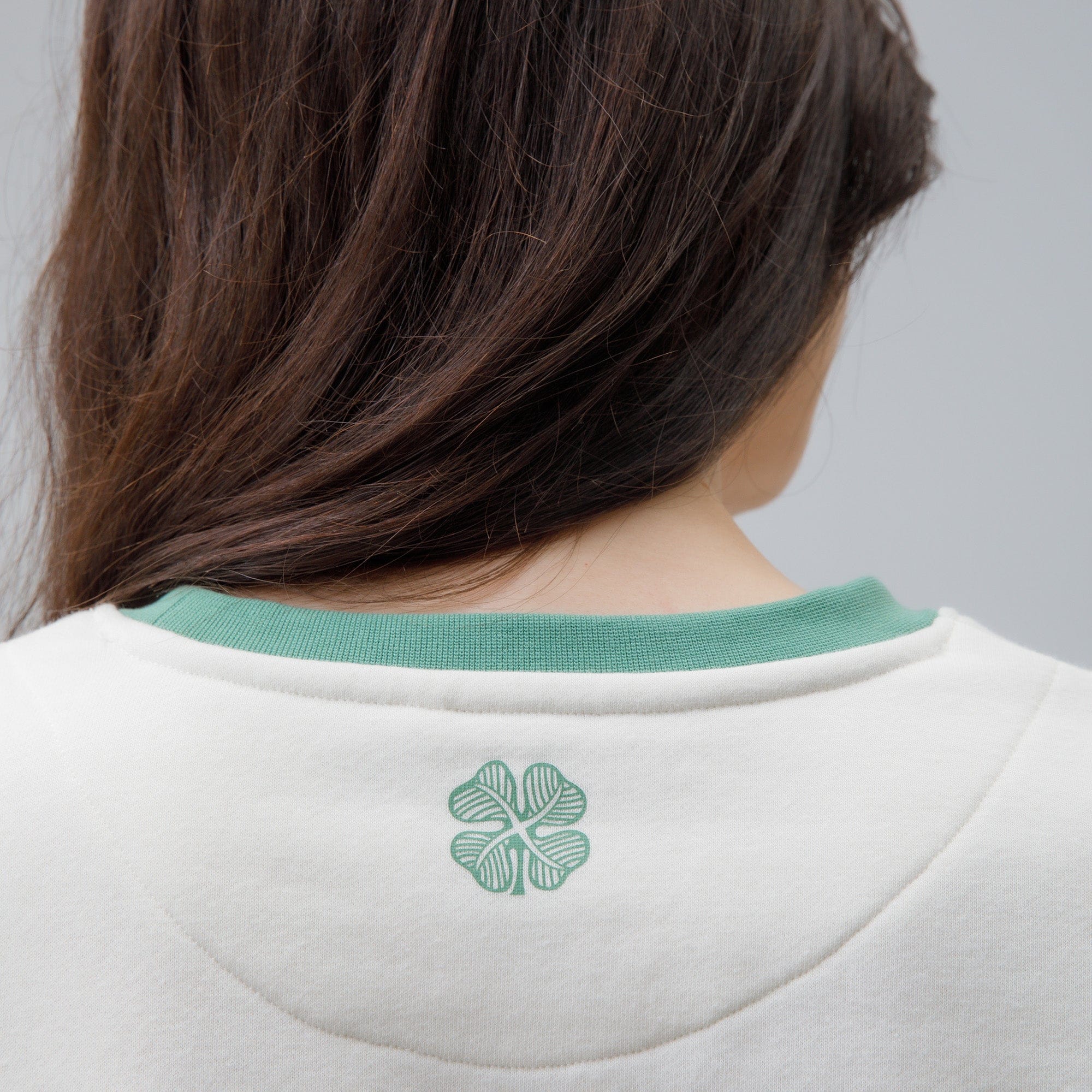 Celtic Women's Crewneck Cream Sweatshirt - Image 4